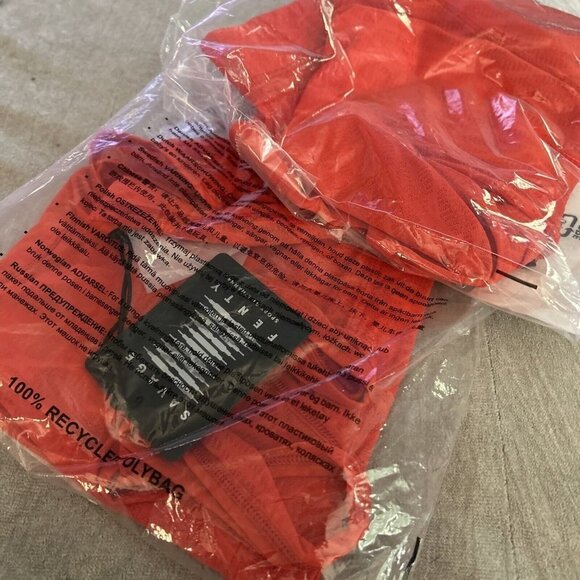 Savage X Fenty Run 2 You Tank & Mesh High Waist Leggings Set Red XL 14/16 NWT - Picture 12 of 12